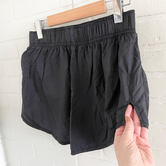 Nike Women’s Shorts Running Training Sporty Pocket Breathable Lightweight Sz M - Picture 11 of 16